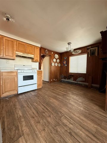 5 Bayview Avenue, Howard Beach, NY 11414