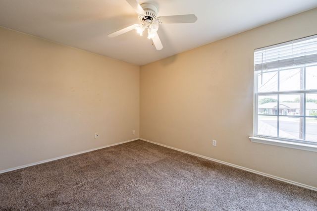 108 Briarwood CT, Kyle, TX 78640