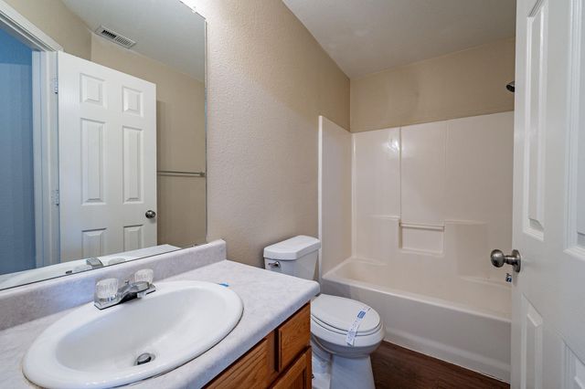108 Briarwood CT, Kyle, TX 78640