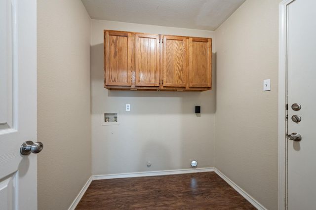 108 Briarwood CT, Kyle, TX 78640