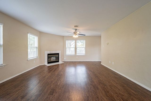 108 Briarwood CT, Kyle, TX 78640