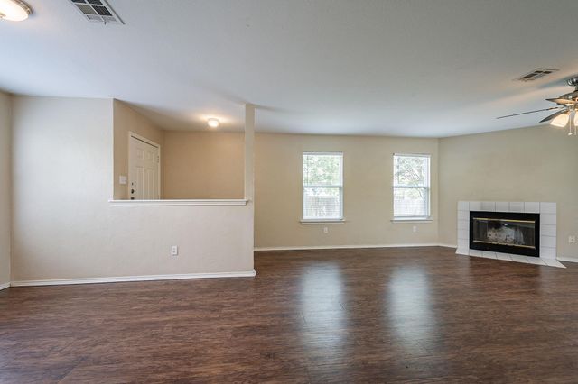 108 Briarwood CT, Kyle, TX 78640