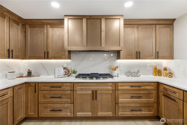 13820 60th Avenue W, Edmonds, WA 98026