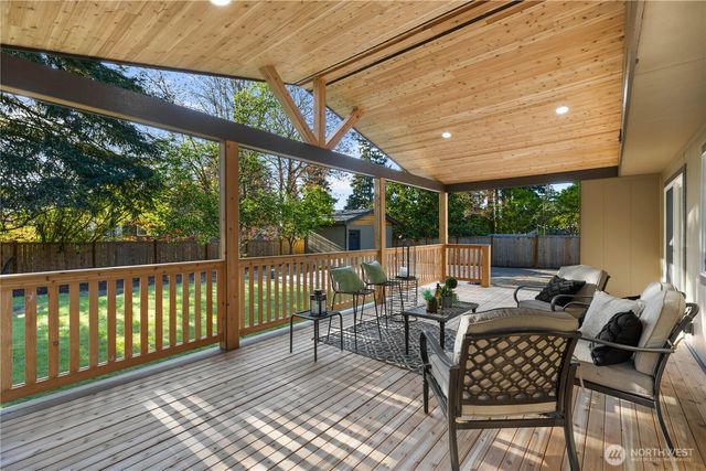 13820 60th Avenue W, Edmonds, WA 98026