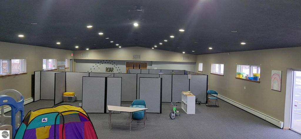 Image 9 of property listing at 504 Pine Avenue, Alma, MI 48801