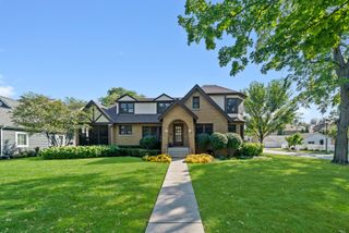 421 S Sunnyside Avenue, Elmhurst, IL 60126