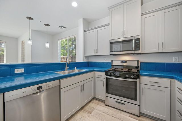 611 Equinox Loop, Lincoln, CA 95648