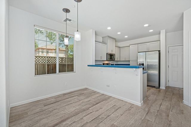 611 Equinox Loop, Lincoln, CA 95648