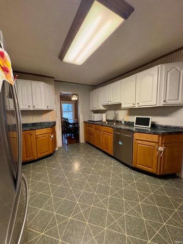 8201 W Smith Street, Yorktown, IN 47396