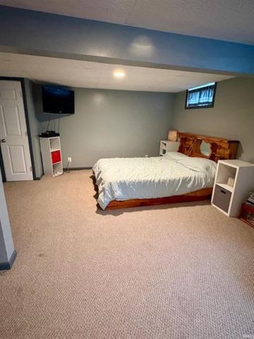 8201 W Smith Street, Yorktown, IN 47396