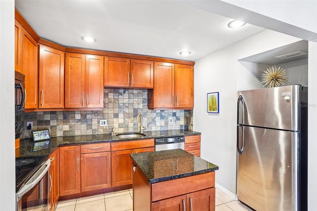 892 PARK LAKE CIRCLE 69, Maitland, FL 32751