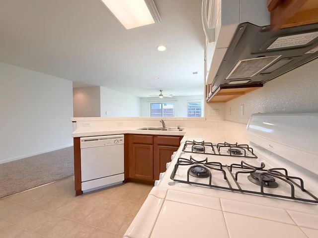 1572 Minories Dr, Plumas Lake, CA 95961