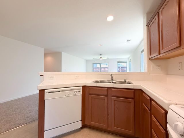 1572 Minories Dr, Plumas Lake, CA 95961