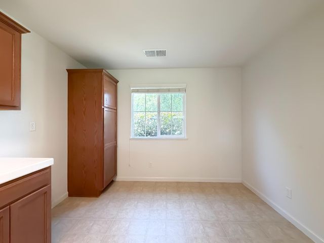 1572 Minories Dr, Plumas Lake, CA 95961