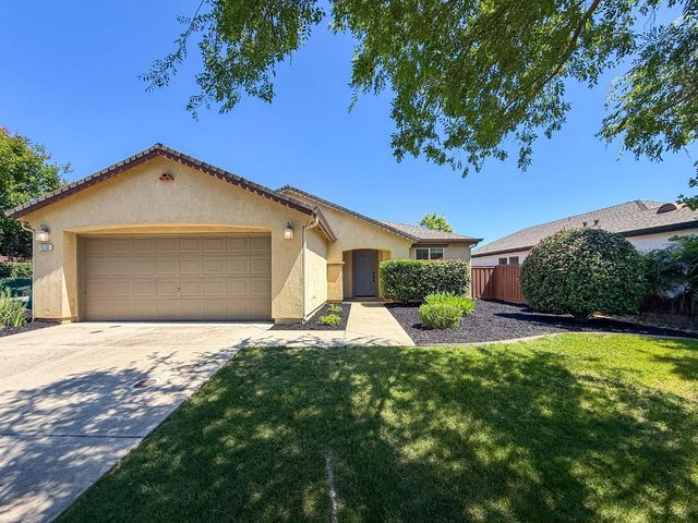 1572 Minories Dr, Plumas Lake, CA 95961