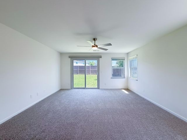 1572 Minories Dr, Plumas Lake, CA 95961