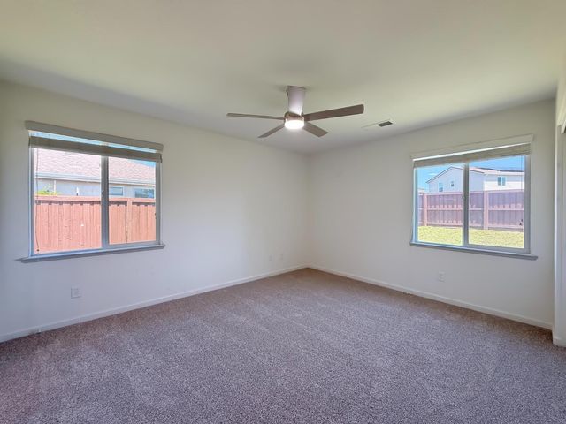 1572 Minories Dr, Plumas Lake, CA 95961