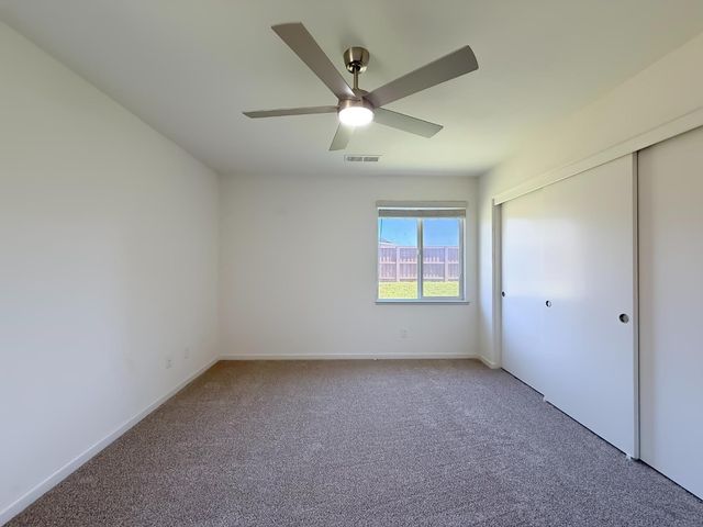 1572 Minories Dr, Plumas Lake, CA 95961