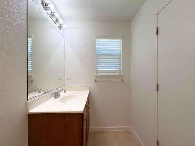 1572 Minories Dr, Plumas Lake, CA 95961