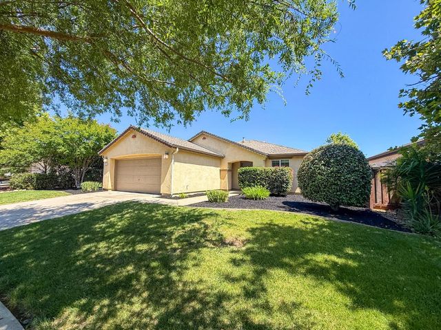 1572 Minories Dr, Plumas Lake, CA 95961