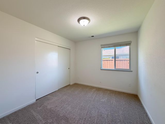 1572 Minories Dr, Plumas Lake, CA 95961