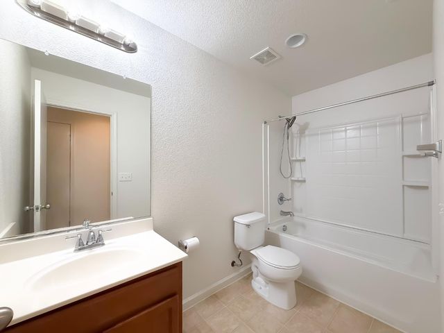 1572 Minories Dr, Plumas Lake, CA 95961