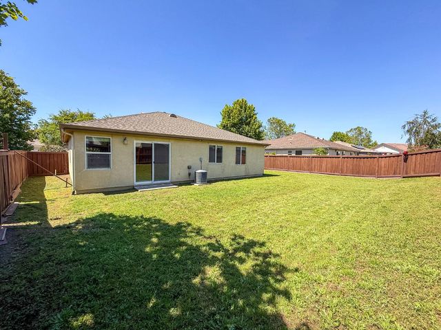 1572 Minories Dr, Plumas Lake, CA 95961