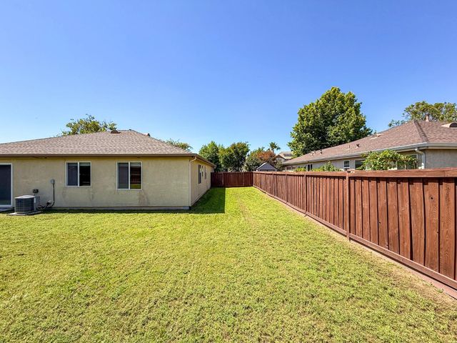 1572 Minories Dr, Plumas Lake, CA 95961