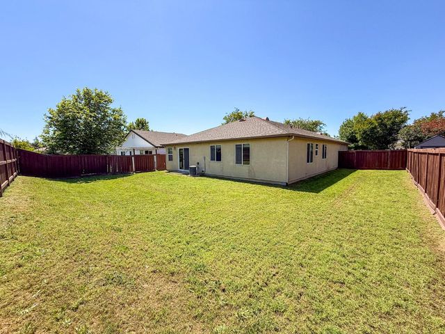 1572 Minories Dr, Plumas Lake, CA 95961