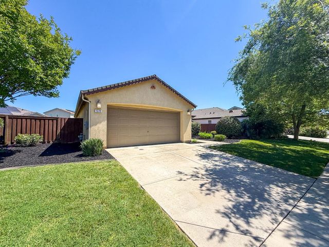 1572 Minories Dr, Plumas Lake, CA 95961