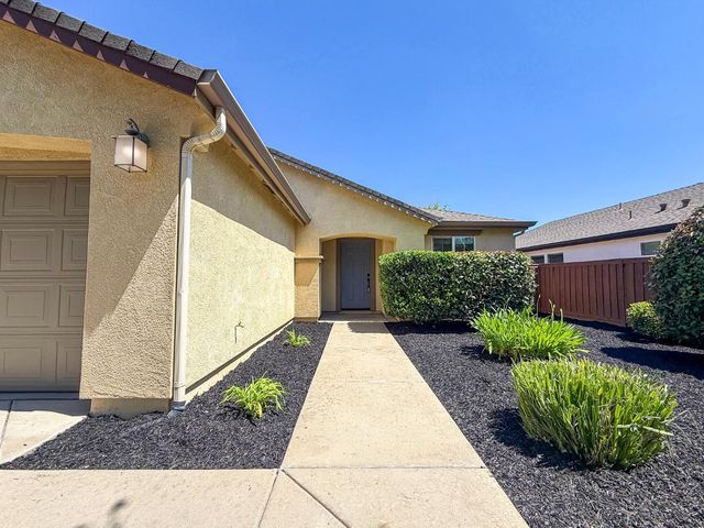 1572 Minories Dr, Plumas Lake, CA 95961