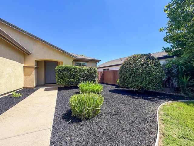 1572 Minories Dr, Plumas Lake, CA 95961