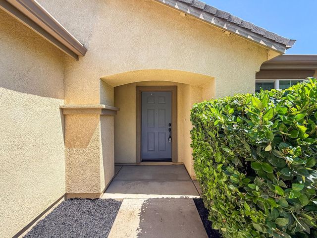 1572 Minories Dr, Plumas Lake, CA 95961
