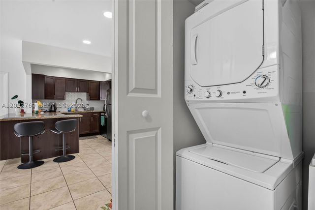 700 SE 2nd Ave 417, Deerfield Beach, FL 33441