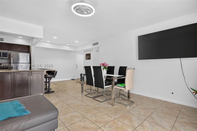 700 SE 2nd Ave 417, Deerfield Beach, FL 33441