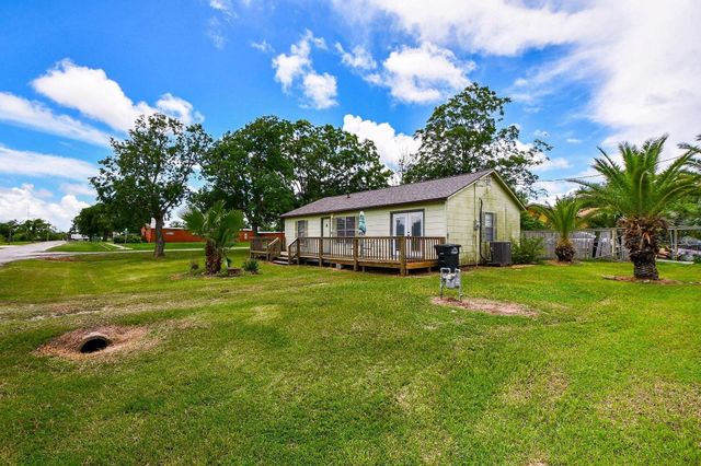 1301 2nd Street, Palacios, TX 77465