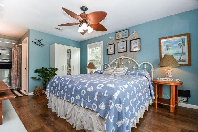 1301 2nd Street, Palacios, TX 77465