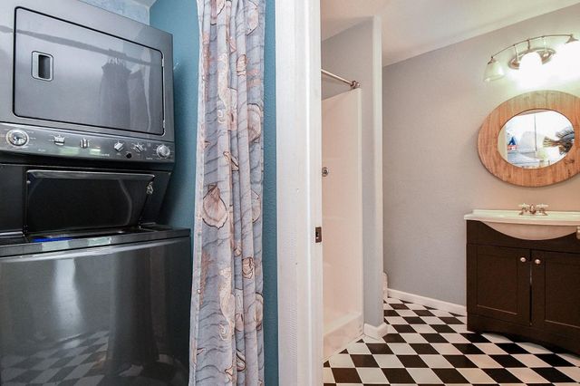 1301 2nd Street, Palacios, TX 77465