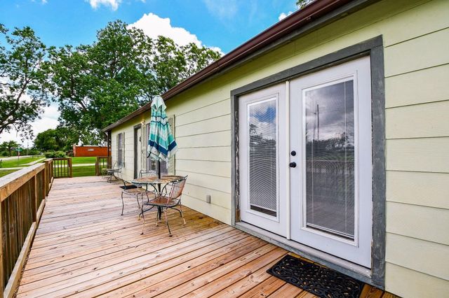 1301 2nd Street, Palacios, TX 77465