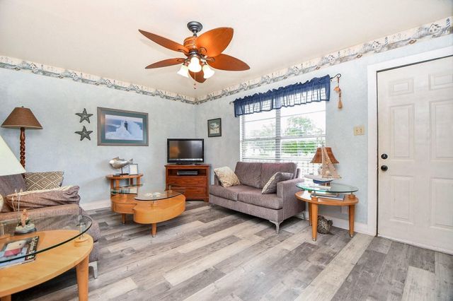 1301 2nd Street, Palacios, TX 77465