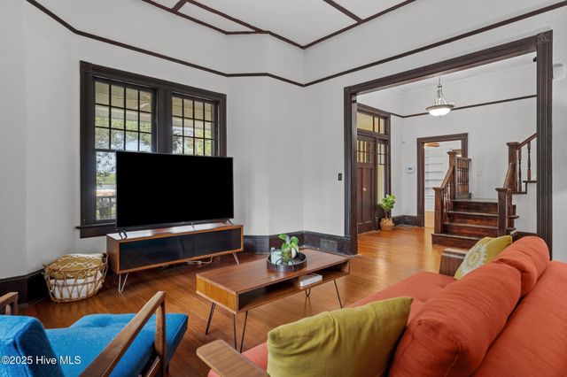 802 N Poplar Street, Aberdeen, NC 28315