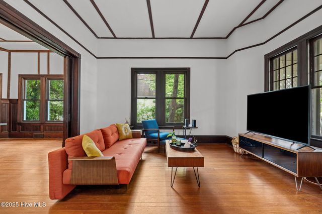 802 N Poplar Street, Aberdeen, NC 28315