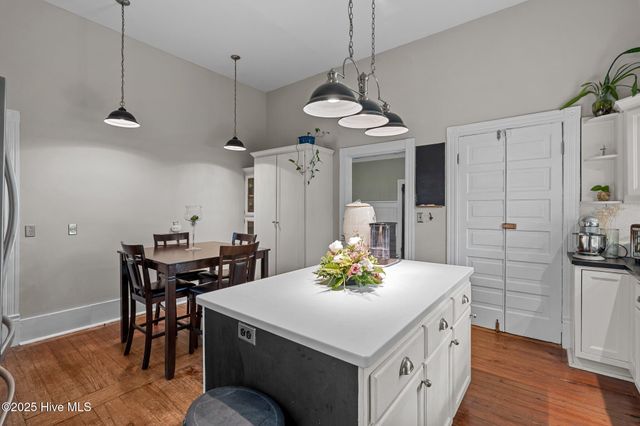 802 N Poplar Street, Aberdeen, NC 28315