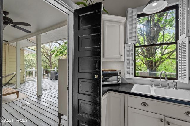 802 N Poplar Street, Aberdeen, NC 28315