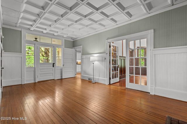 802 N Poplar Street, Aberdeen, NC 28315