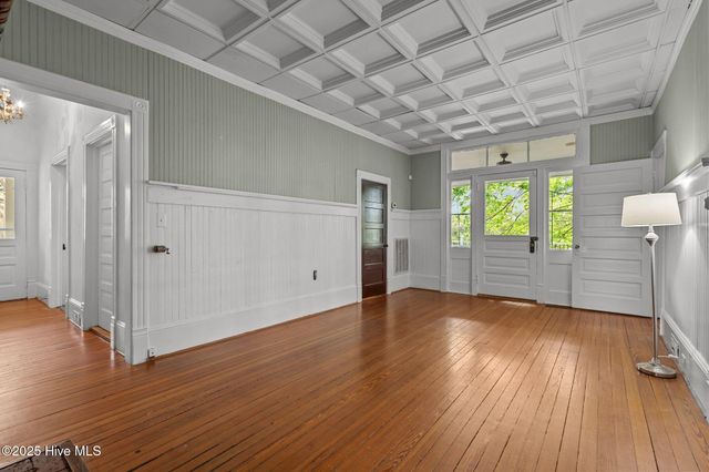 802 N Poplar Street, Aberdeen, NC 28315