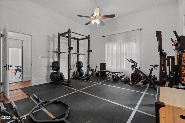 802 N Poplar Street, Aberdeen, NC 28315