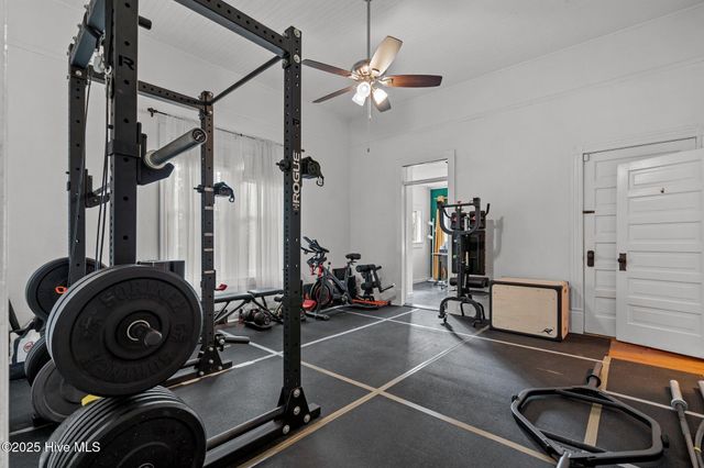 802 N Poplar Street, Aberdeen, NC 28315