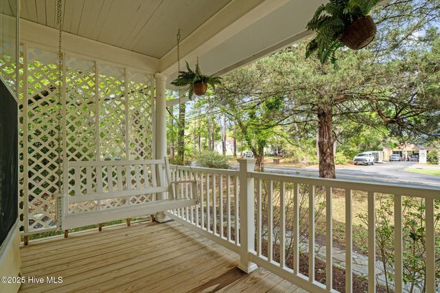 802 N Poplar Street, Aberdeen, NC 28315