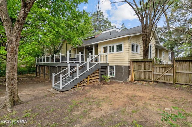 802 N Poplar Street, Aberdeen, NC 28315